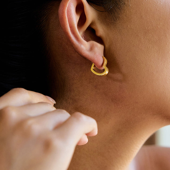 Coeur, boucles d'oreilles fini or 18 carat,  anneaux acier inoxydable en coeur
