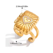 Load image into Gallery viewer, Valentine, ring, tarot, medallion, photo
