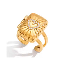 Load image into Gallery viewer, Valentine, ring, tarot, medallion, photo
