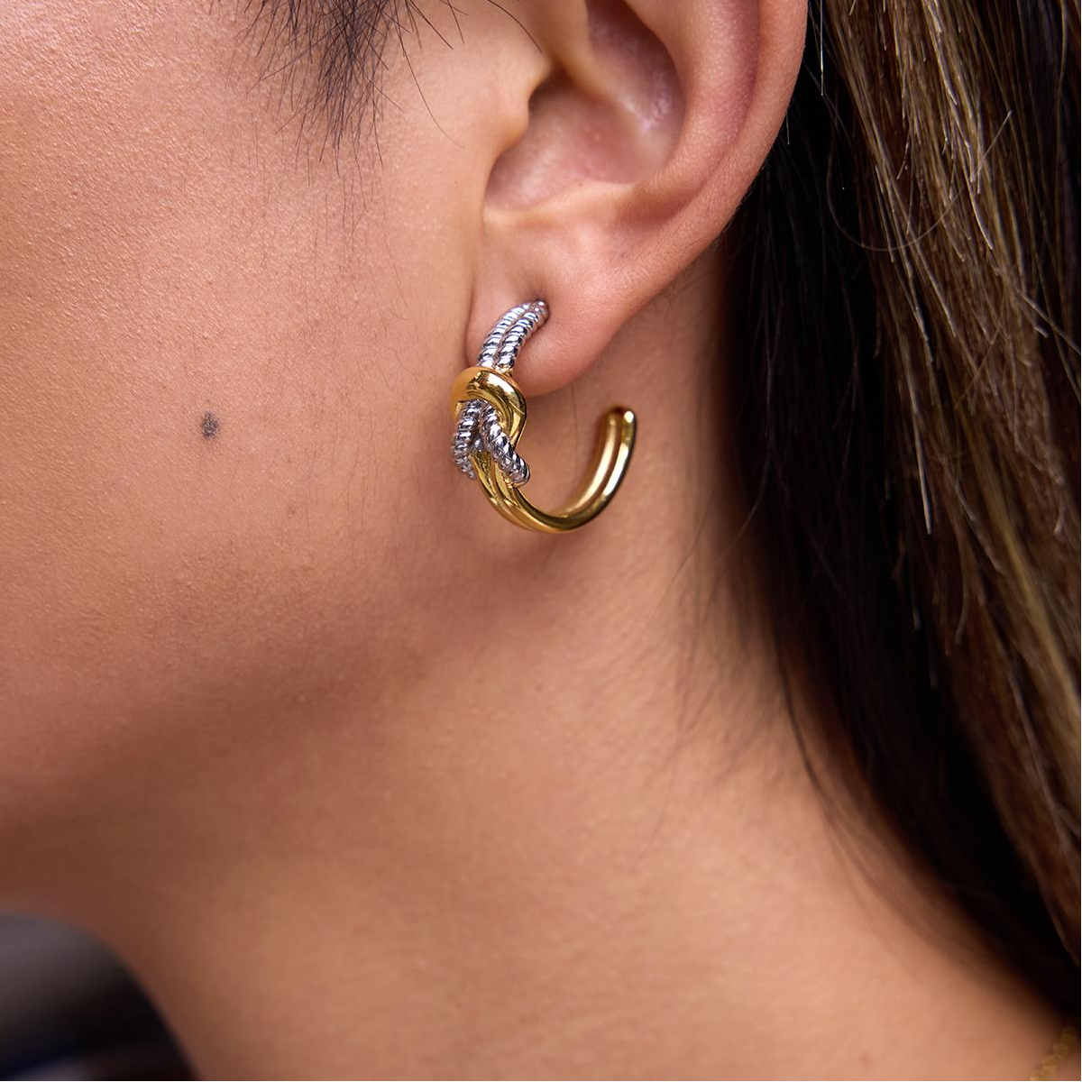 Agathe boucles d'oreilles creole deux tons noeux marine