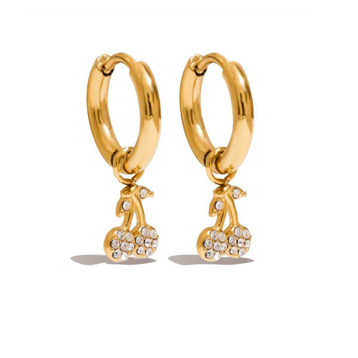 Cerisier  mini anneaux  avec petites cerises en cristal plaqué or 18 carats