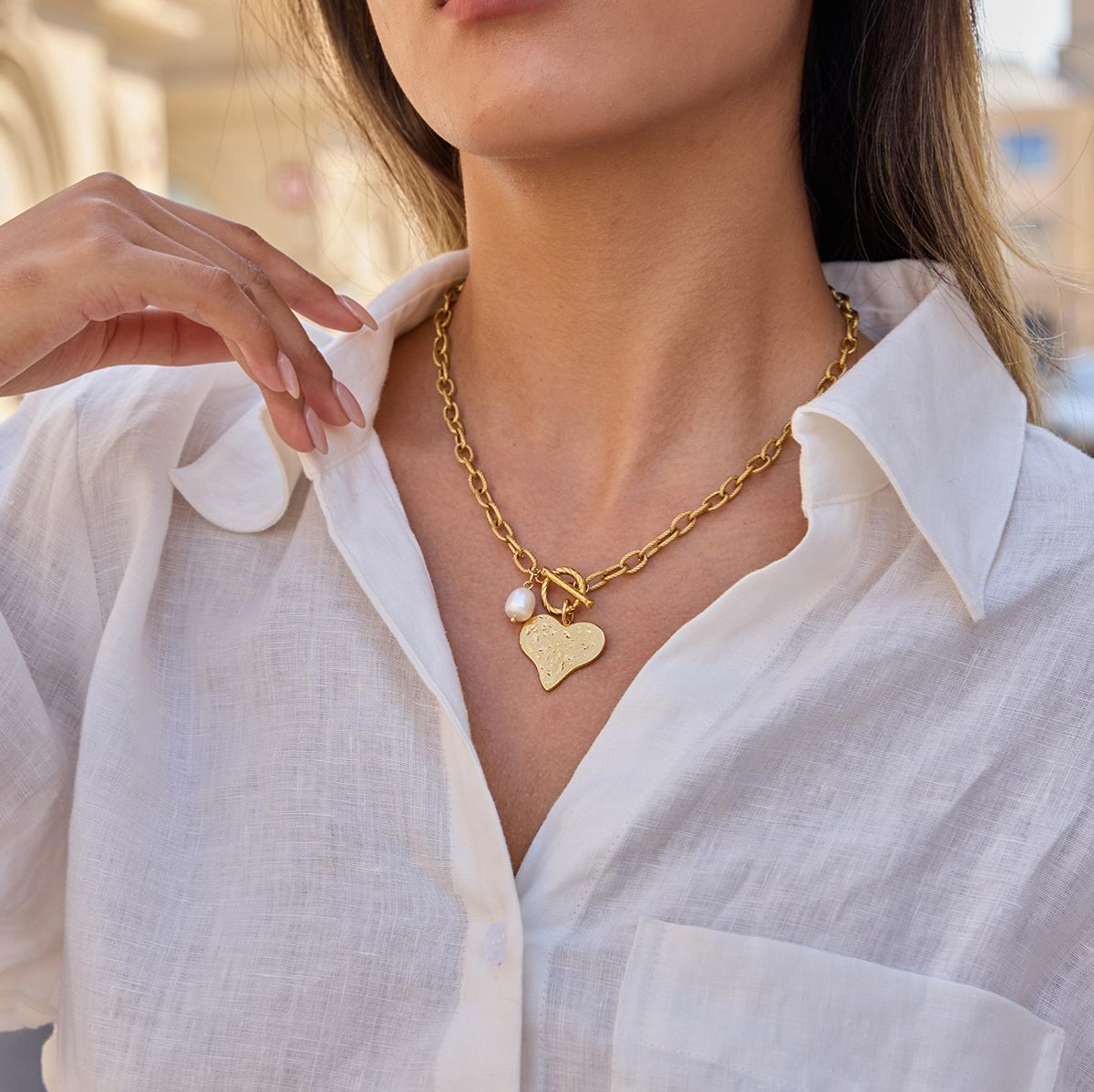 Sarah,collier pendentif  coeur martelé plaqué or 18kt