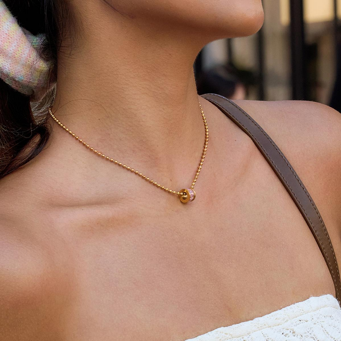 Clara, collier pendentif bille rose zircon