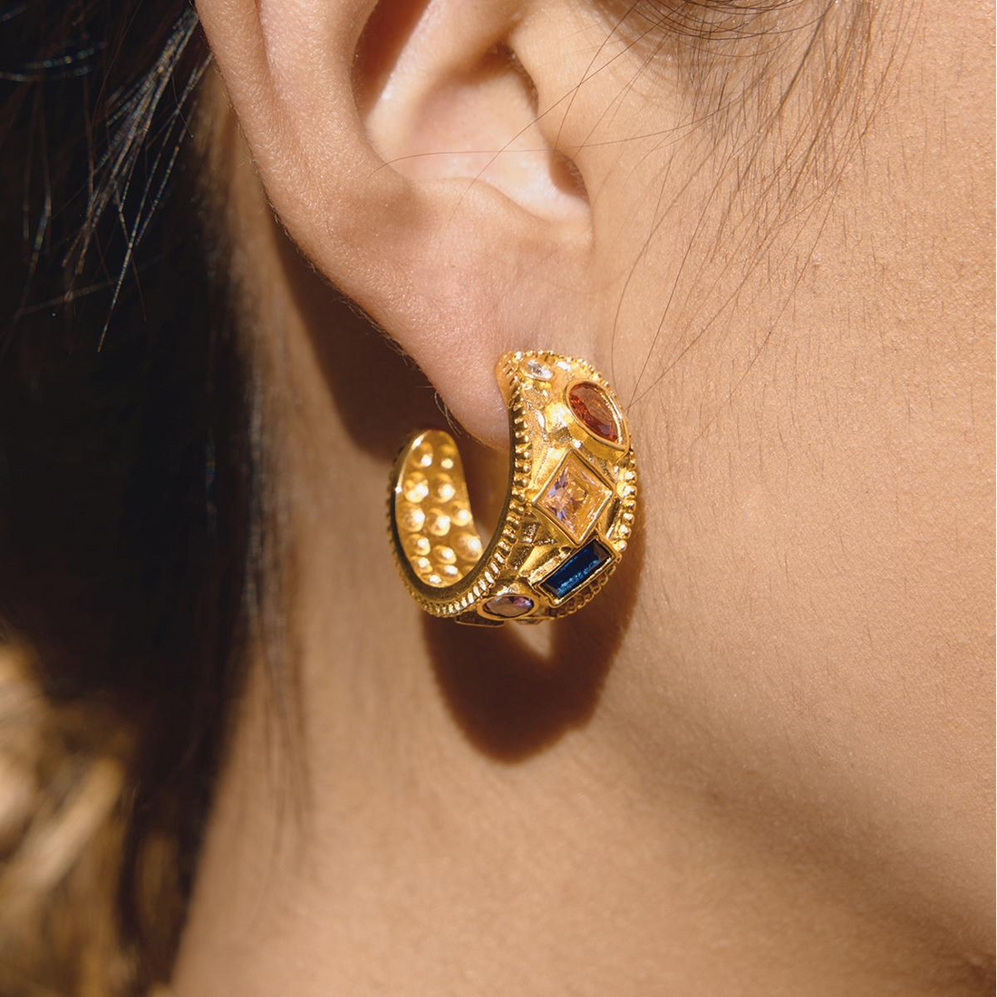 Carolina, boucles d'oreilles, fini or 18 ct, zircons de couleurs formes géométriques